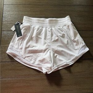 NEW Aritzia Golden MoveTech™ Legacy Hi-Rise 4" Short, 6